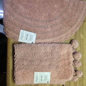 Plush Pom-Pom Bath Mat Set in Dusty Pink